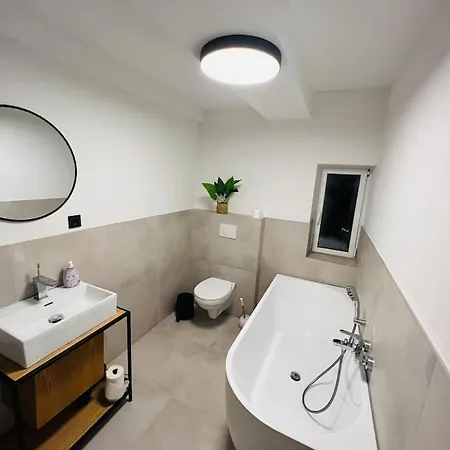 Traumhaus•7beds•coworking•wifi•3parkingspaces Σπίτι διακοπών *